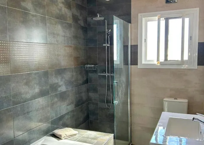 Eleanora-amazing Seaview Нерха