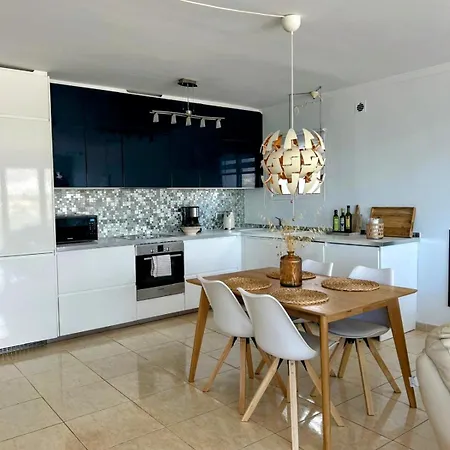 Eleanora-amazing Seaview *